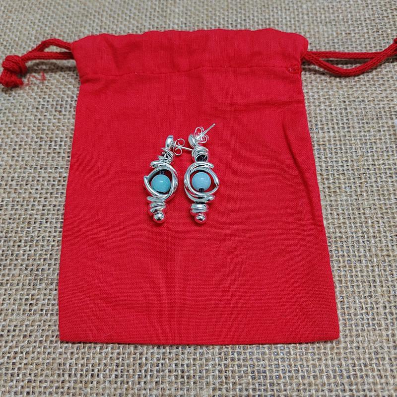 Pure handmade double crescent Tianhe stone personalized stud earrings female niche design sense temperament personality
Pure handmade double crescent Tianhe stone personalized stud earrings female niche design sense temperament personality