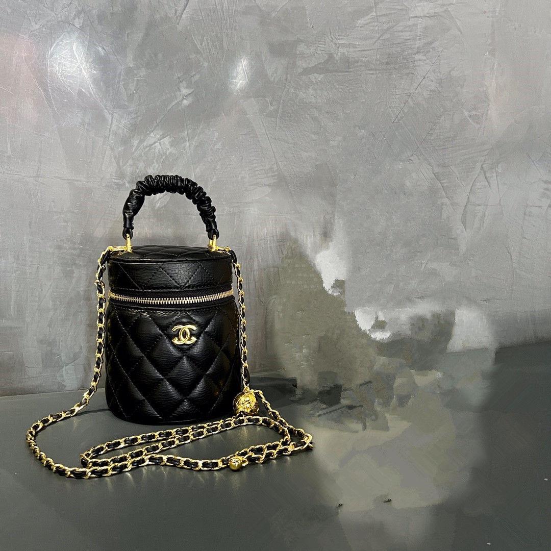Real Leather Women s Bag Small Fragrant Style Wealth Bucket Grid Chain New Fashionable Versatile Single Shoulder Crossbody Hand-held 13cm
Real Leather Women s Bag Small Fragrant Style Wealth Bucket Grid Chain New Fashionable Versatile Single Shoulder Crossbody Hand-held 13cm