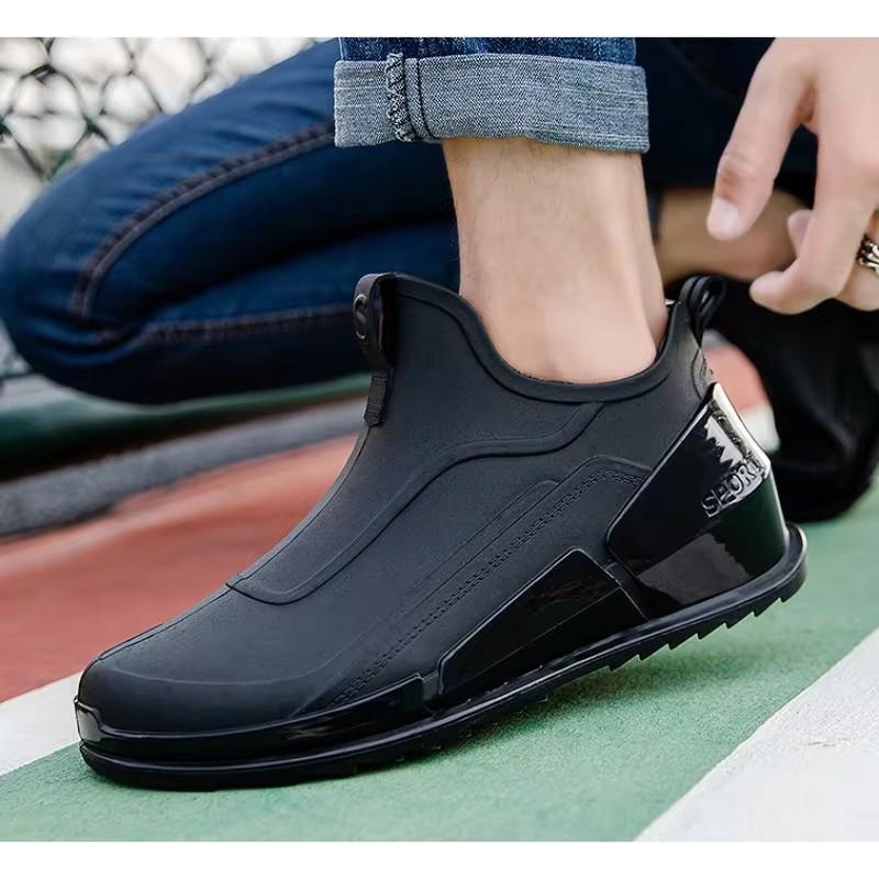 Summer men s short tube rain boots Men Outdoor Non-slip Fishing Shoes Light Hiking Shoes Durable Waterproof Rain Boots Rubber 41
Summer men s short tube rain boots Men Outdoor Non-slip Fishing Shoes Light Hiking Shoes Durable Waterproof Rain Boots Rubber 41