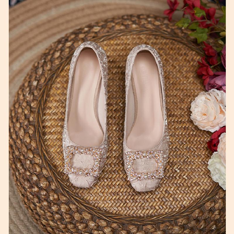 Comemore Pearl High Heels Shoes Female 2024 Spring New Large Size Shallow Mouth Thick Heel Square Head Fashion Ladies Pumps Shoe 42
Comemore Pearl High Heels Shoes Female 2024 Spring New Large Size Shallow Mouth Thick Heel Square Head Fashion Ladies Pumps Shoe 42