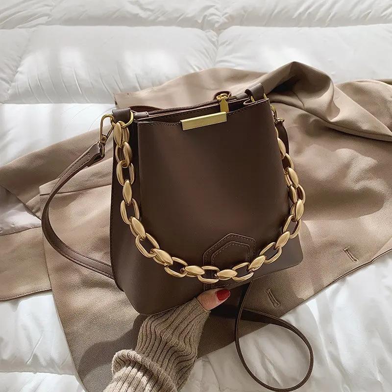 Chain design Bucket Shoulder bags for women Crossbody Bag small Female Handbags and Purses Solid Color PU Leather totes Scarves кофейный
Chain design Bucket Shoulder bags for women Crossbody Bag small Female Handbags and Purses Solid Color PU Leather totes Scarves кофейный