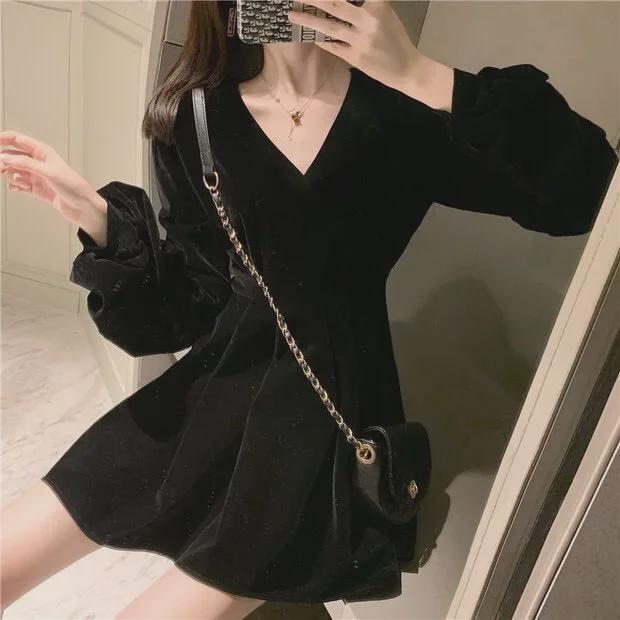 Hepburn Style Gold Velvet Black Dress - Elegant Autumn/Winter Skirt for Women Medium чёрный
Hepburn Style Gold Velvet Black Dress - Elegant Autumn/Winter Skirt for Women Medium чёрный