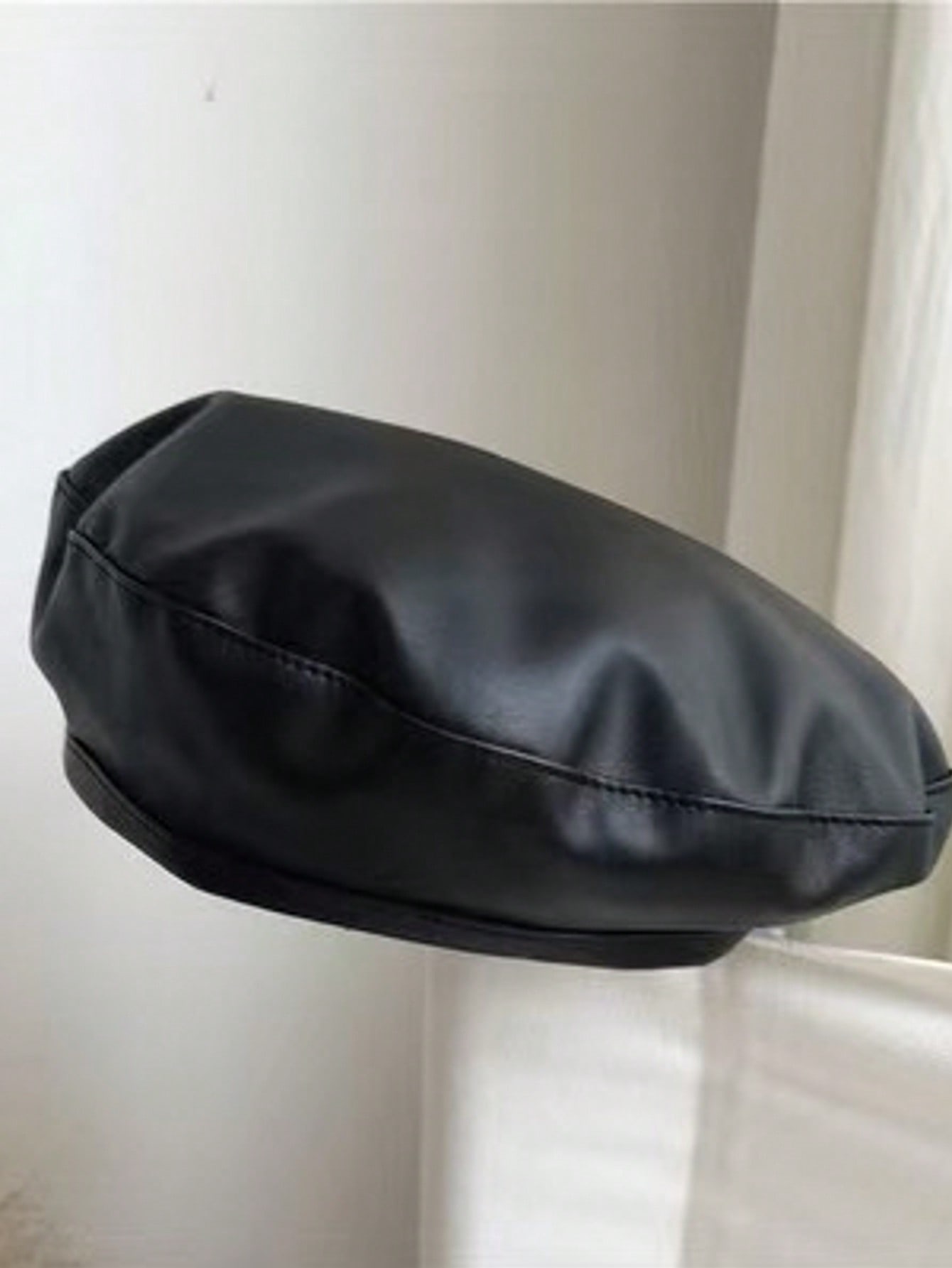 1pc Women s Beret Hat, Black Flat Top Beret Hat For Women, Versatile PU Painter Cap, Pumpkin Hat, Autumn/Winter Black Beret Hat чорний
1pc Women s Beret Hat, Black Flat Top Beret Hat For Women, Versatile PU Painter Cap, Pumpkin Hat, Autumn/Winter Black Beret Hat чорний