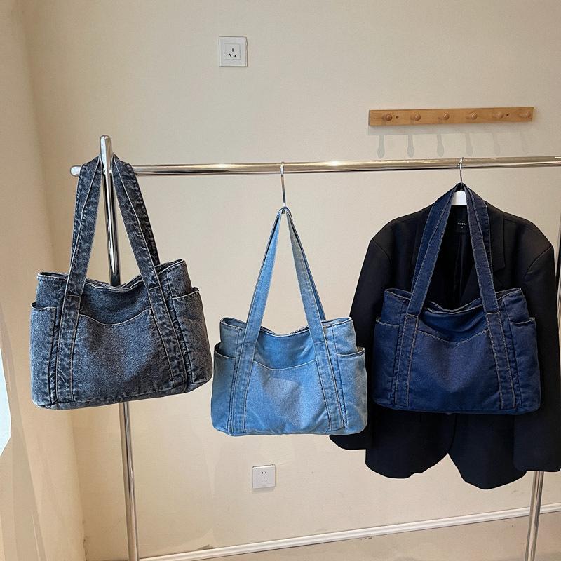 2025 new product handbag women s large-capacity casual simple denim tote bag student commuter shoulder bag average size світло-синій колір
2025 new product handbag women s large-capacity casual simple denim tote bag student commuter shoulder bag average size світло-синій колір