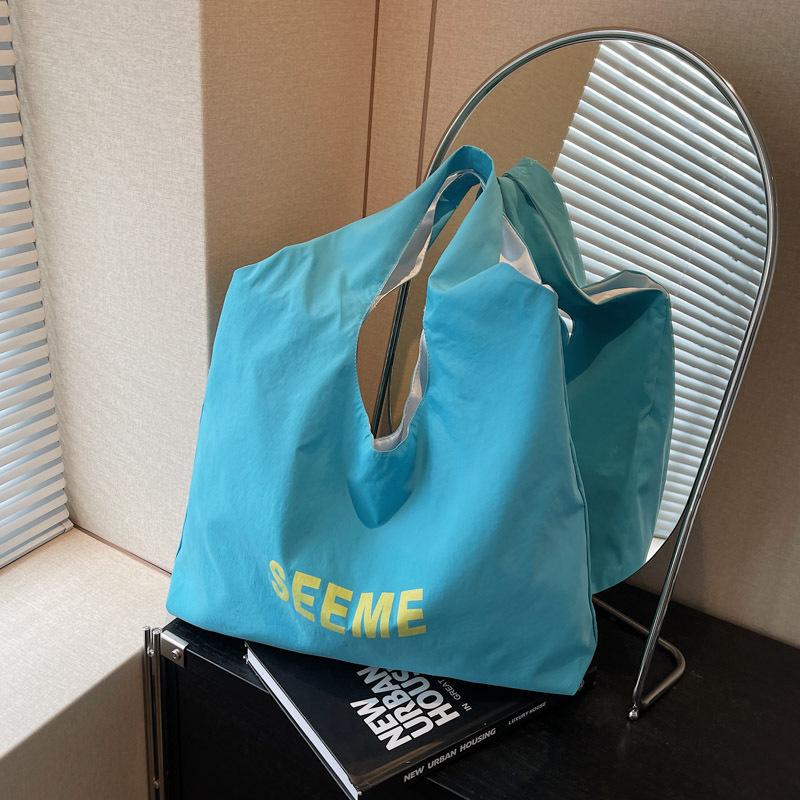 Letter printed vest bag, tote bag, large-capacity design, foreign style shoulder bag, casual and versatile girl shopping bag tide 47*8*42 синий
Letter printed vest bag, tote bag, large-capacity design, foreign style shoulder bag, casual and versatile girl shopping bag tide 47*8*42 синий