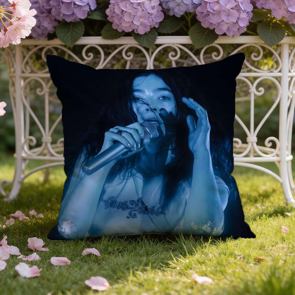 Singer L-Lorde Cushion Cover Home & Car Dual-Scene Pillow Cover: Reversible for Premium Comfort 30cmx30cm
Singer L-Lorde Cushion Cover Home & Car Dual-Scene Pillow Cover: Reversible for Premium Comfort 30cmx30cm