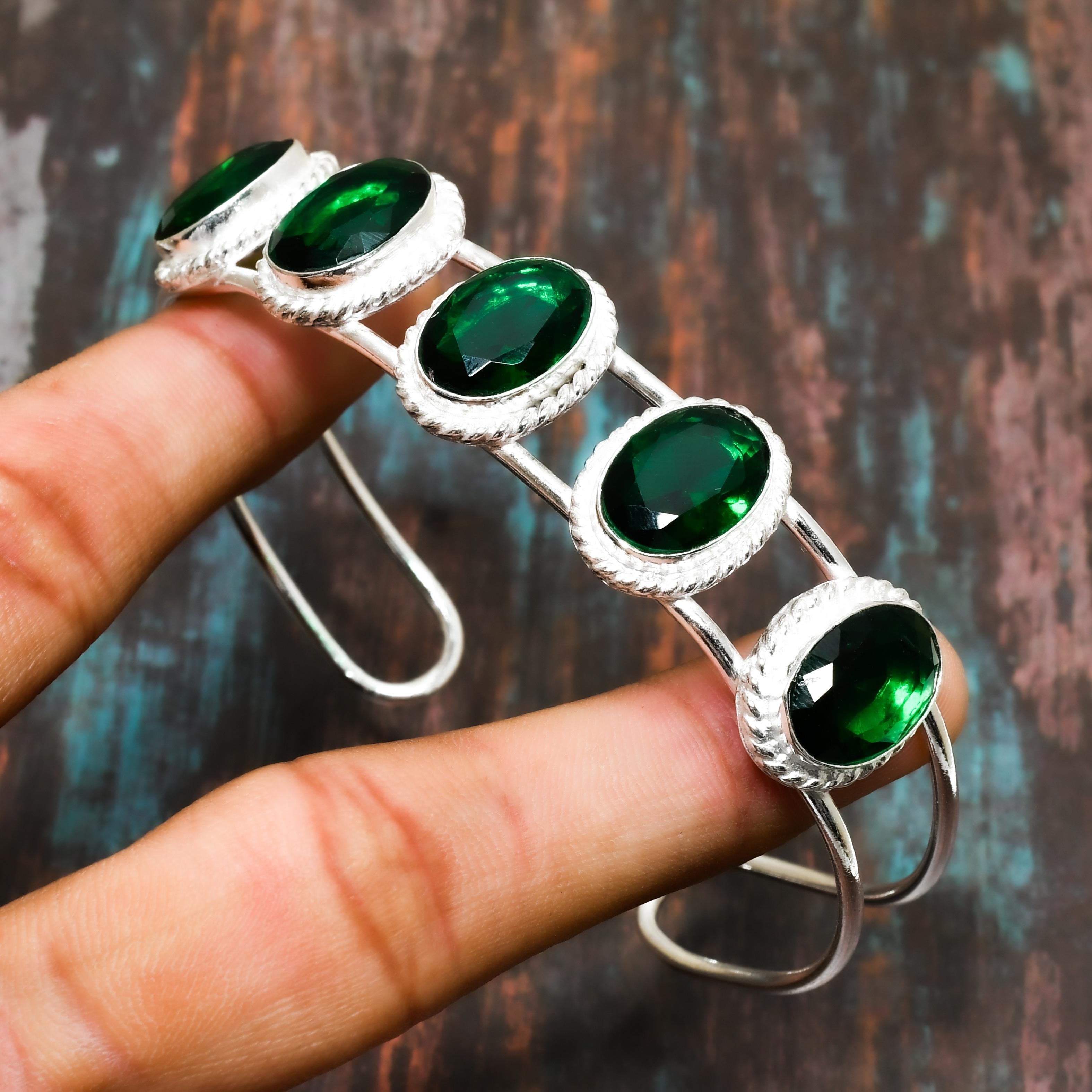 Хром-диопсид, драгоценный камень, стерлинговое серебро 925 пробы, замечательный ювелирный браслет ручной работы, регулируемый зелёный
Хром-диопсид, драгоценный камень, стерлинговое серебро 925 пробы, замечательный ювелирный браслет ручной работы, регулируемый зелёный