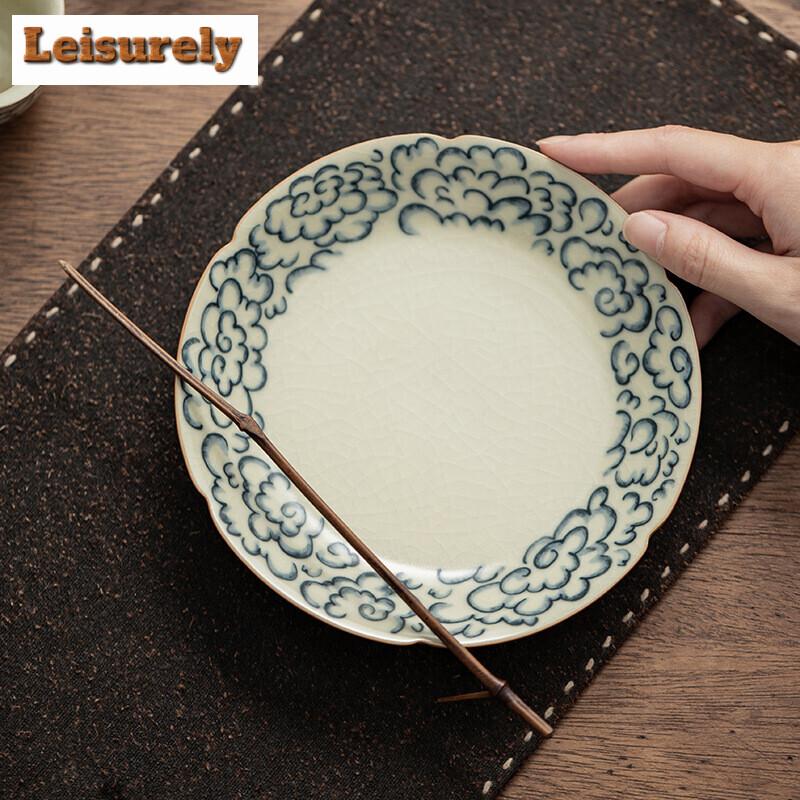 Antique Ru Kiln Auspicious Cloud Lace Pot Bearing Holder Retro Dry Brew Table Tea Tray Kung Fu Tea Tableware Accessories Craft
Antique Ru Kiln Auspicious Cloud Lace Pot Bearing Holder Retro Dry Brew Table Tea Tray Kung Fu Tea Tableware Accessories Craft