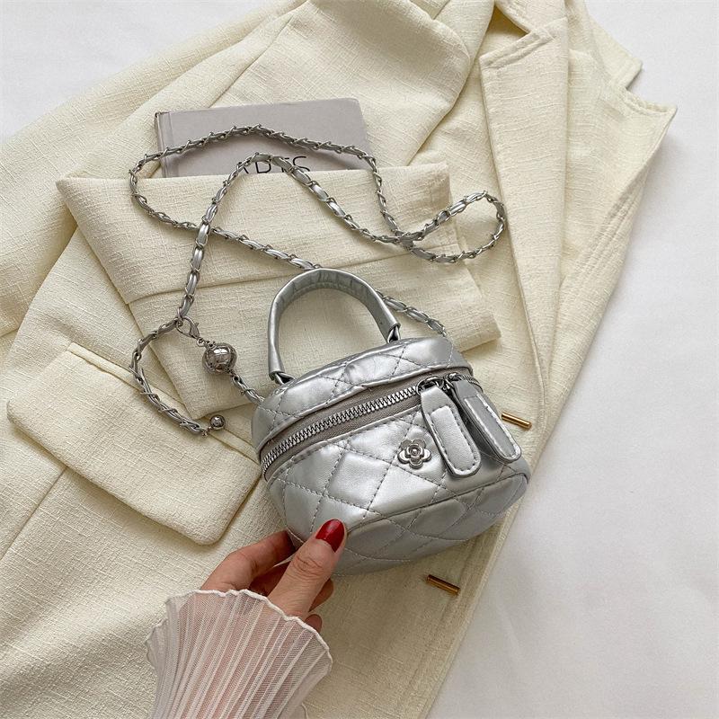 Ромбовидная вышивка нитью модная мини маленькая сумка женская сумочка 2025 лето новинка интернет-знаменитость плечевая мессенджер с клапаном красный конверт
Ромбовидная вышивка нитью модная мини маленькая сумка женская сумочка 2025 лето новинка интернет-знаменитость плечевая мессенджер с клапаном красный конверт