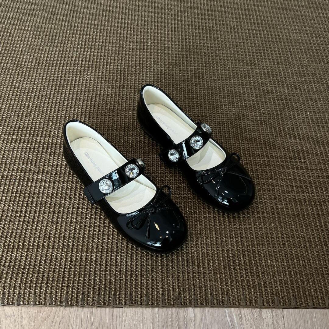 Версия из овчины~ Новые туфли-лодочки в французском ретро-стиле 2025 года с круглым носком и бантом, с вырезом лайт и ремешком на одну пряжку, маленькие кожаные туфли 40 чёрный
Версия из овчины~ Новые туфли-лодочки в французском ретро-стиле 2025 года с круглым носком и бантом, с вырезом лайт и ремешком на одну пряжку, маленькие кожаные туфли 40 чёрный