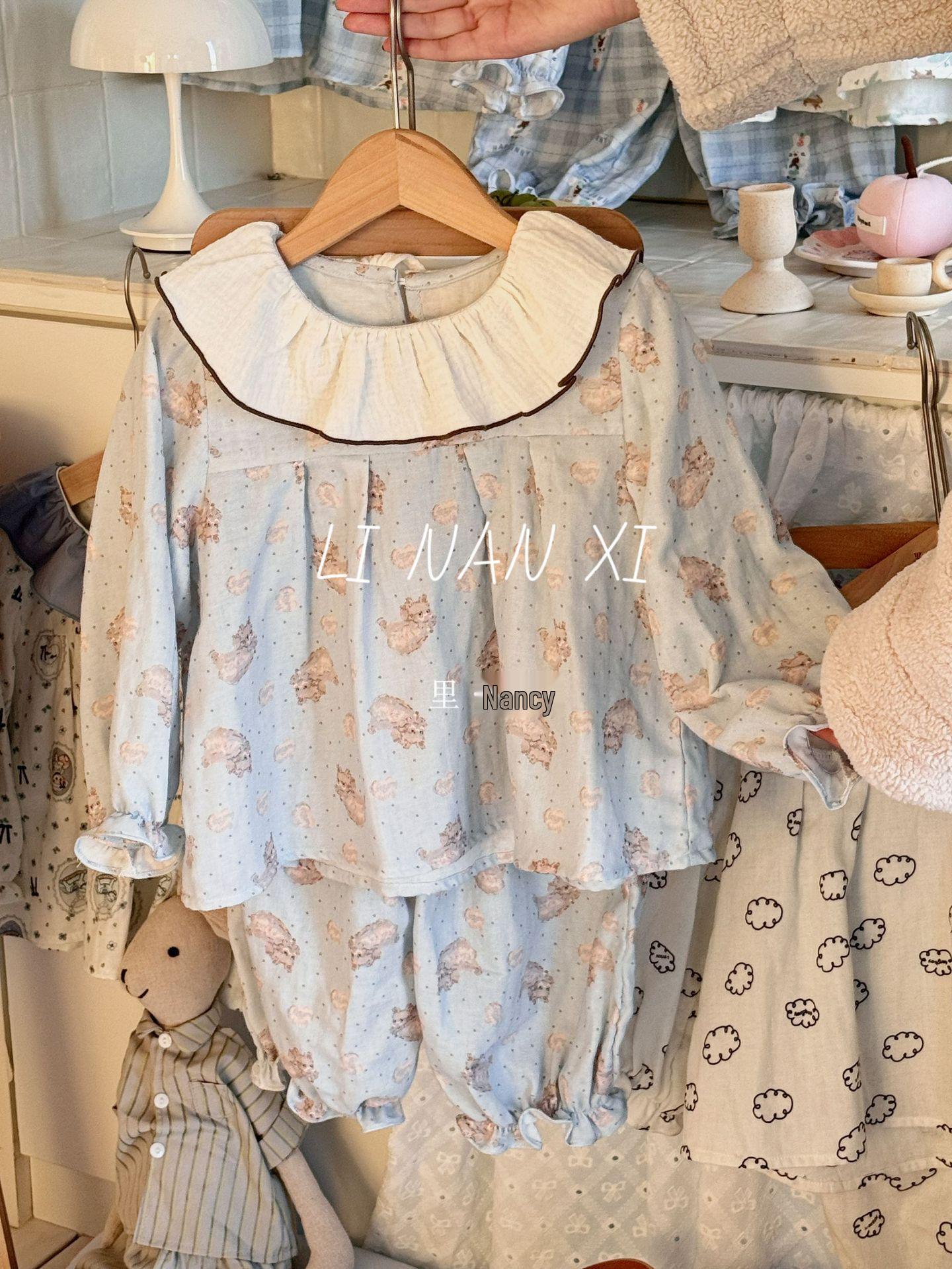 Autumn 2025 Baby Princess Pajama Set: Ruffle Edge, Peter Pan Collar, Cute Sleepwear 85025 120 cm
Autumn 2025 Baby Princess Pajama Set: Ruffle Edge, Peter Pan Collar, Cute Sleepwear 85025 120 cm