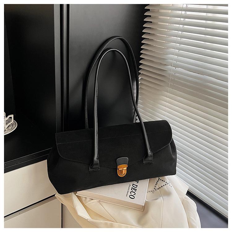 2025 осень новая ретро модная сумка высокой ценности сумка для боулинга на плечо под мышку нишевая матовая сумка-тоут чёрный
2025 осень новая ретро модная сумка высокой ценности сумка для боулинга на плечо под мышку нишевая матовая сумка-тоут чёрный