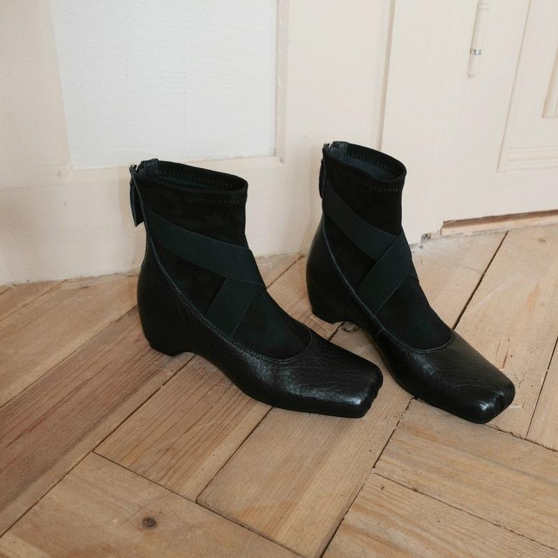2025 autumn new 5cm retro cross with square head elephant pattern ballet clear cold wind designer fashion short boots 40
2025 autumn new 5cm retro cross with square head elephant pattern ballet clear cold wind designer fashion short boots 40