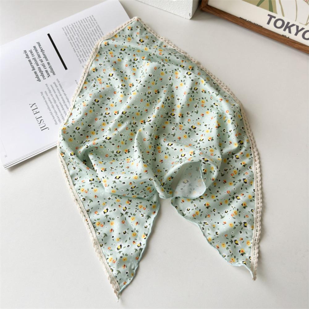Fashion Beach Flower Print Hair Scarf Floral Lace Trim Triangular Headscarf Breathable Chiffon Fabric Flower Neck Scarf Summer
Fashion Beach Flower Print Hair Scarf Floral Lace Trim Triangular Headscarf Breathable Chiffon Fabric Flower Neck Scarf Summer