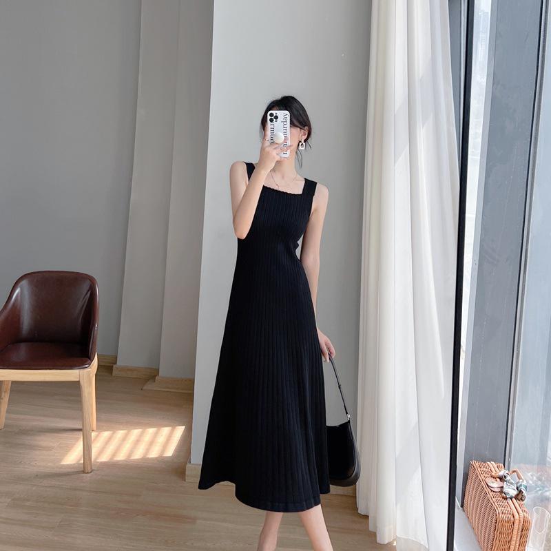 Черное вязаное платье без рукавов на тонких бретелях для женщин - издание для ранней осени Small чёрный
Черное вязаное платье без рукавов на тонких бретелях для женщин - издание для ранней осени Small чёрный