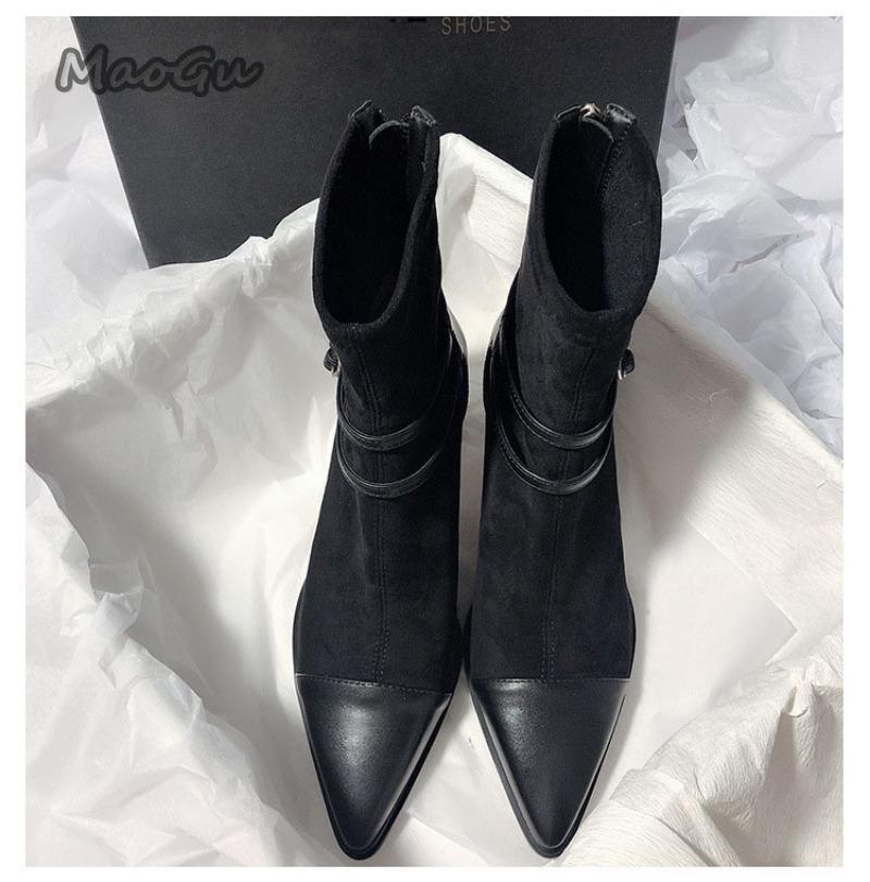 Fashion Women s Beige Suede Ankle Boots Pointed Toe Chunky High Heels Buckle Strap Short Boots Elegant Office Party Dress Shoes 40 чорний
Fashion Women s Beige Suede Ankle Boots Pointed Toe Chunky High Heels Buckle Strap Short Boots Elegant Office Party Dress Shoes 40 чорний