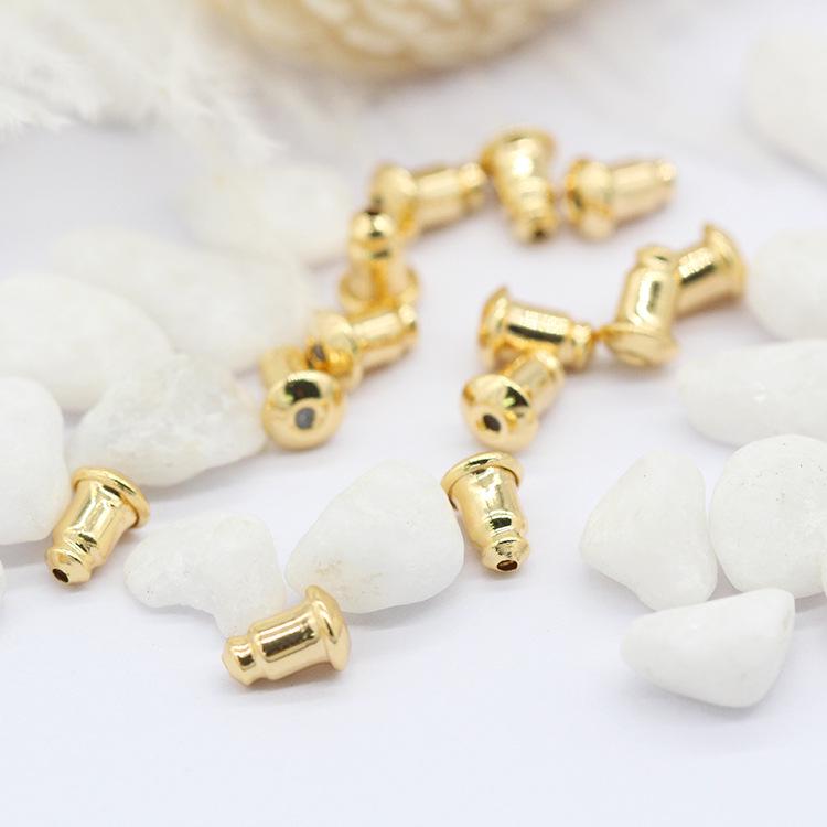 Заглушки для серег из золота 14 карат и меди, корейский стиль - 200 штук с силиконовыми заглушками 200 per pack
Заглушки для серег из золота 14 карат и меди, корейский стиль - 200 штук с силиконовыми заглушками 200 per pack