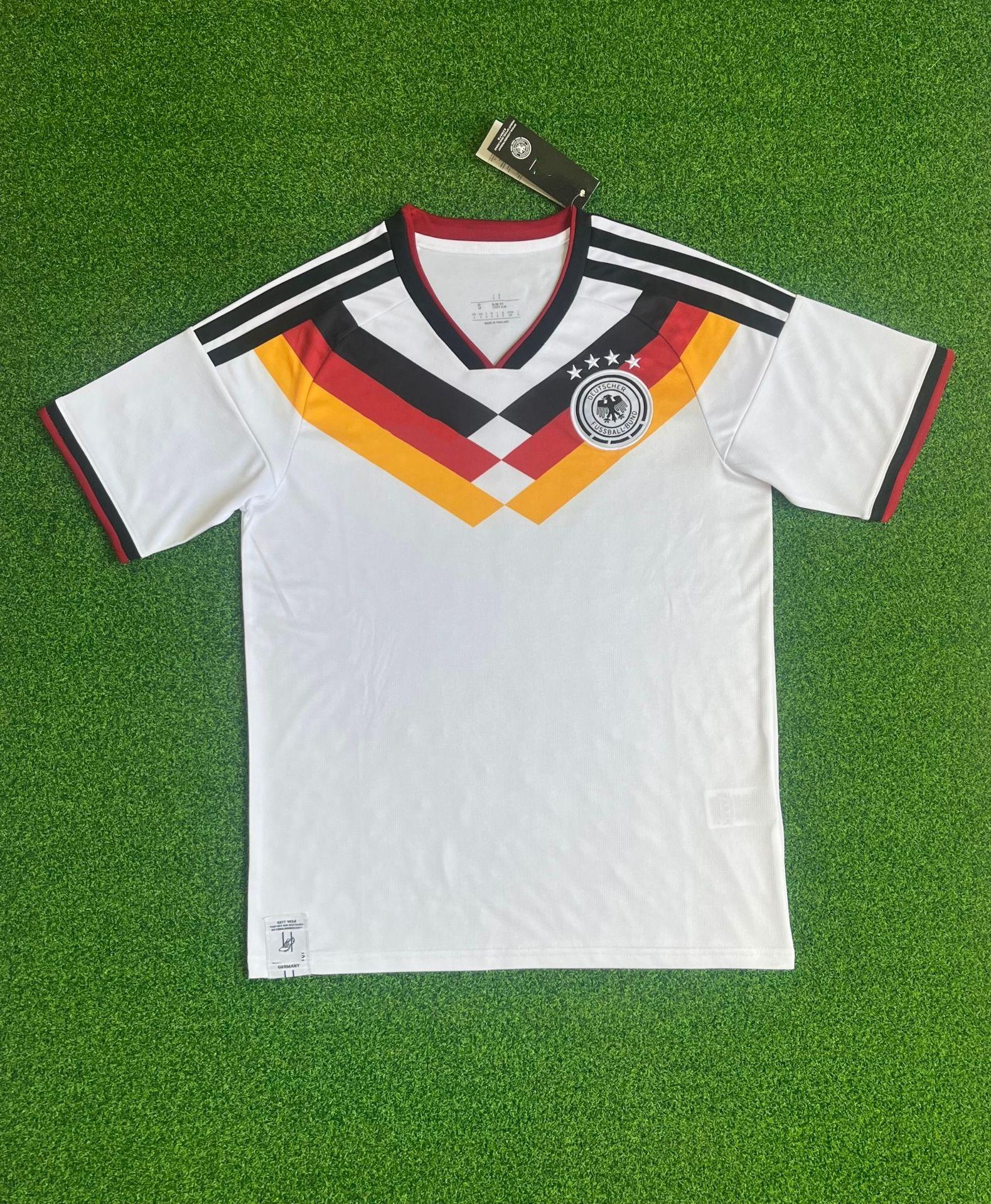 2627 Brazil England Argentina Spain Portugal France No. 10 Mbabpe Short-sleeved Football Uniforms M
2627 Brazil England Argentina Spain Portugal France No. 10 Mbabpe Short-sleeved Football Uniforms M