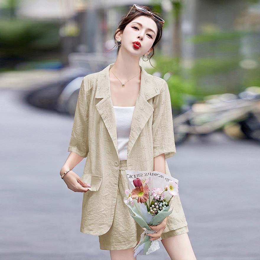 Модный костюм шорты костюм женский летний новый способный темперамент свободный горячий бриллиант знаменитость комплект из двух предметов XXL хаки
Модный костюм шорты костюм женский летний новый способный темперамент свободный горячий бриллиант знаменитость комплект из двух предметов XXL хаки