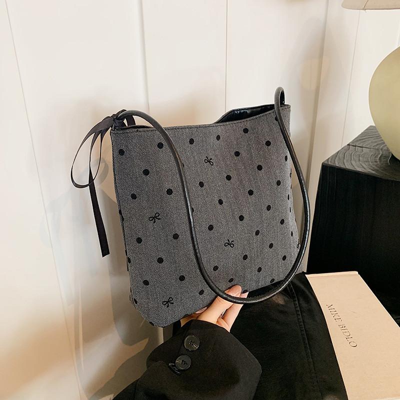 Stylish Pu Tote Bag With Elegant Bowknot Design For Trendy Women In 2024 Black Bow
Stylish Pu Tote Bag With Elegant Bowknot Design For Trendy Women In 2024 Black Bow