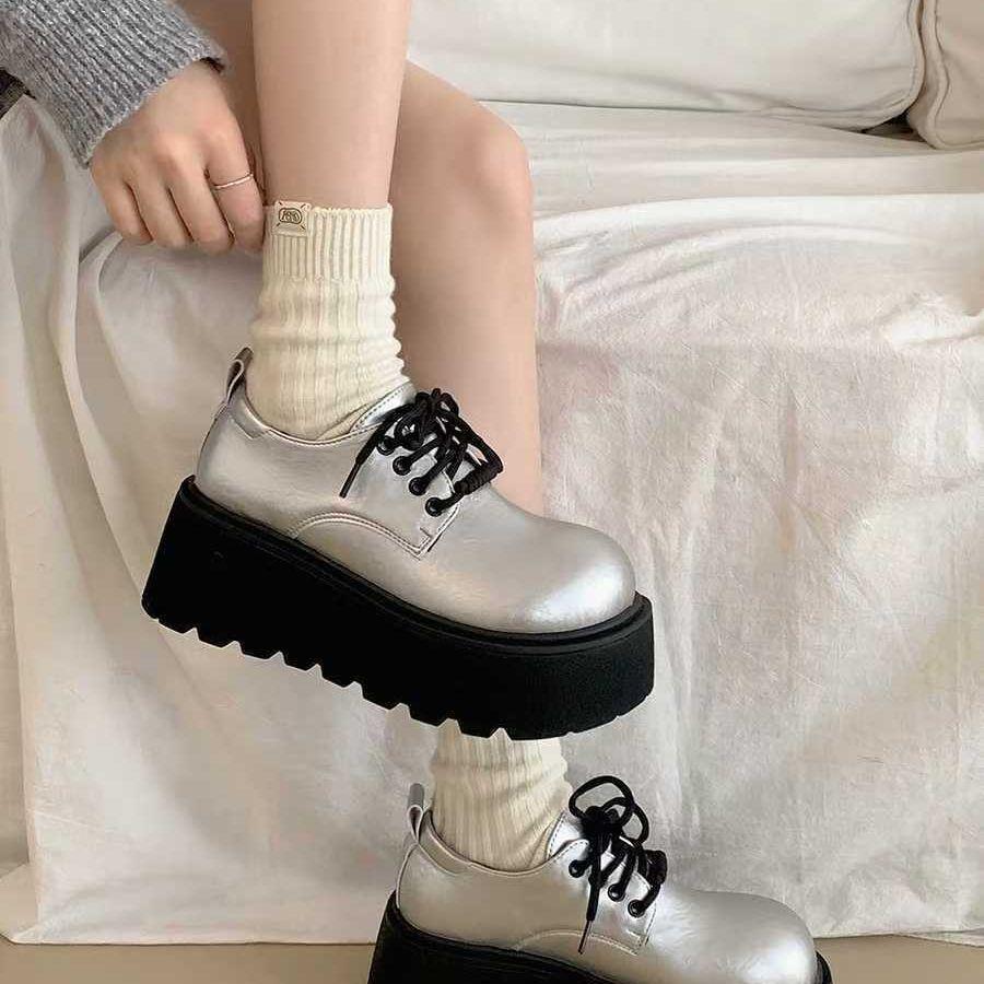 With skirt versatile French Mary Jane shoes white British style platform muffin small leather shoes women s 2024 autumn and winter new 40
With skirt versatile French Mary Jane shoes white British style platform muffin small leather shoes women s 2024 autumn and winter new 40
