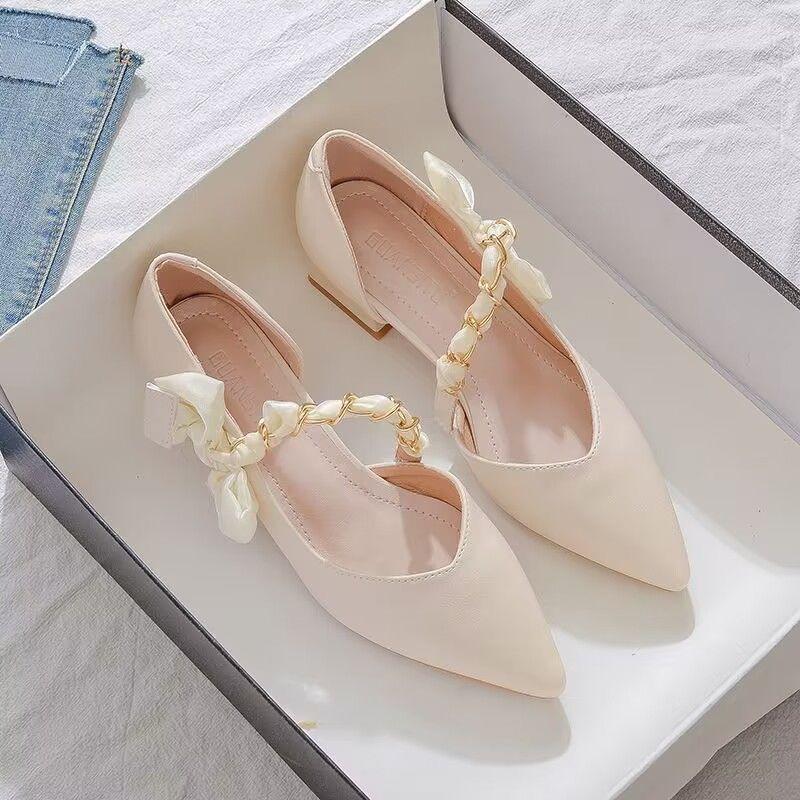 2024 fairy style French single shoes female new Internet celebrity pointed four seasons versatile thick heel bow temperament high heels 34
2024 fairy style French single shoes female new Internet celebrity pointed four seasons versatile thick heel bow temperament high heels 34
