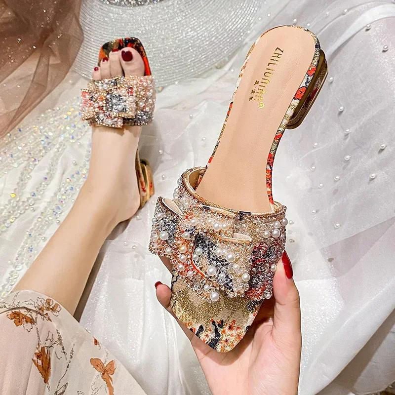 Women Shoes Slippers for Women 2025 New Luxury Pearl Rhinestone Chunky Heel Slippers Summer Womens Shoes Butterfly-knot Sandals 35
Women Shoes Slippers for Women 2025 New Luxury Pearl Rhinestone Chunky Heel Slippers Summer Womens Shoes Butterfly-knot Sandals 35