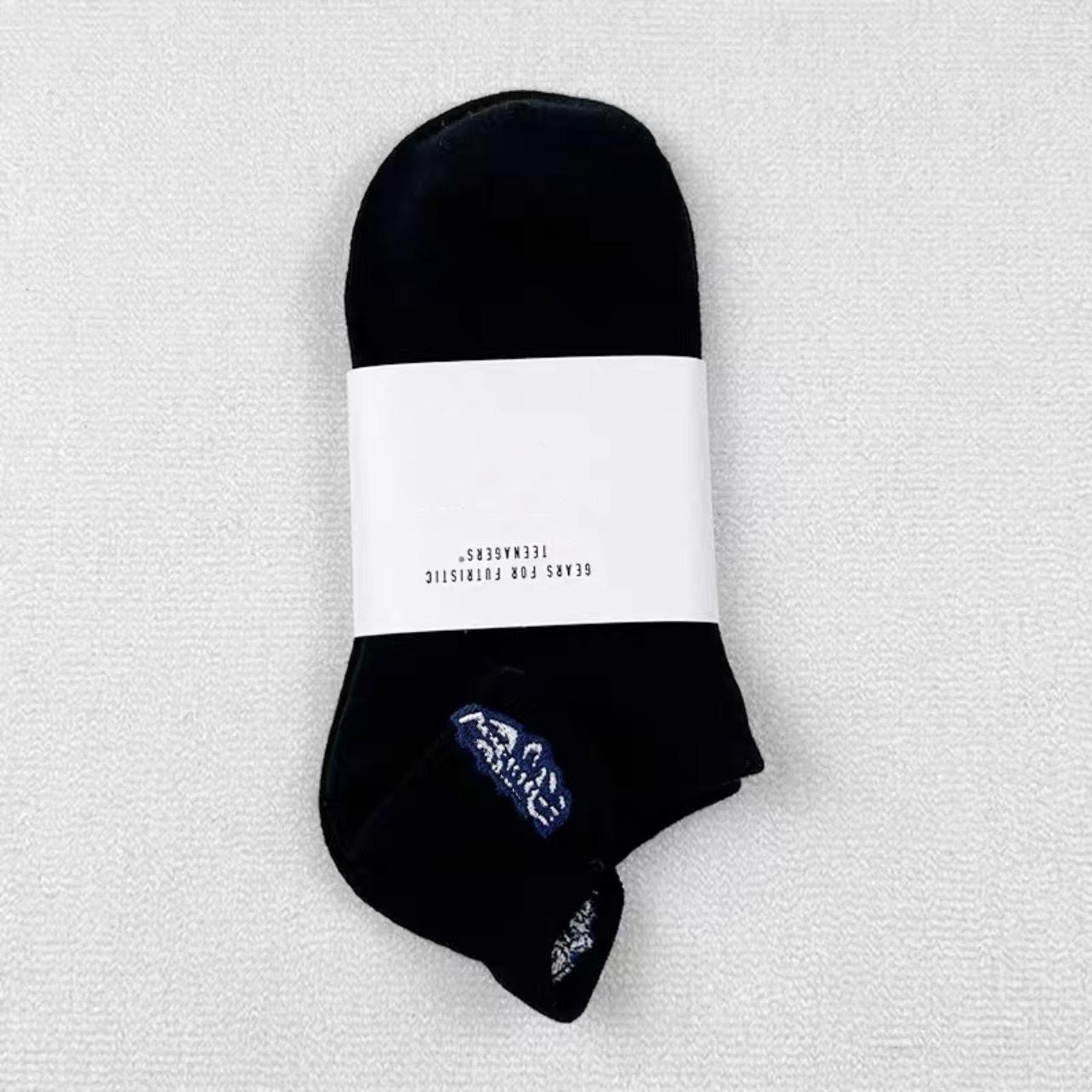 Japanese Version Tide Brand Snow Mountain Letter Embroidered Boat Socks Pure Cotton Wind Sports Outer Socks One size fits all чорний
Japanese Version Tide Brand Snow Mountain Letter Embroidered Boat Socks Pure Cotton Wind Sports Outer Socks One size fits all чорний