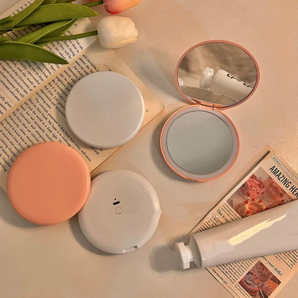 Round Illuminated Makeup Mirror USB Rechargeable Blackhead Magnifying Mirror For Make-Up 1x рожевий
Round Illuminated Makeup Mirror USB Rechargeable Blackhead Magnifying Mirror For Make-Up 1x рожевий