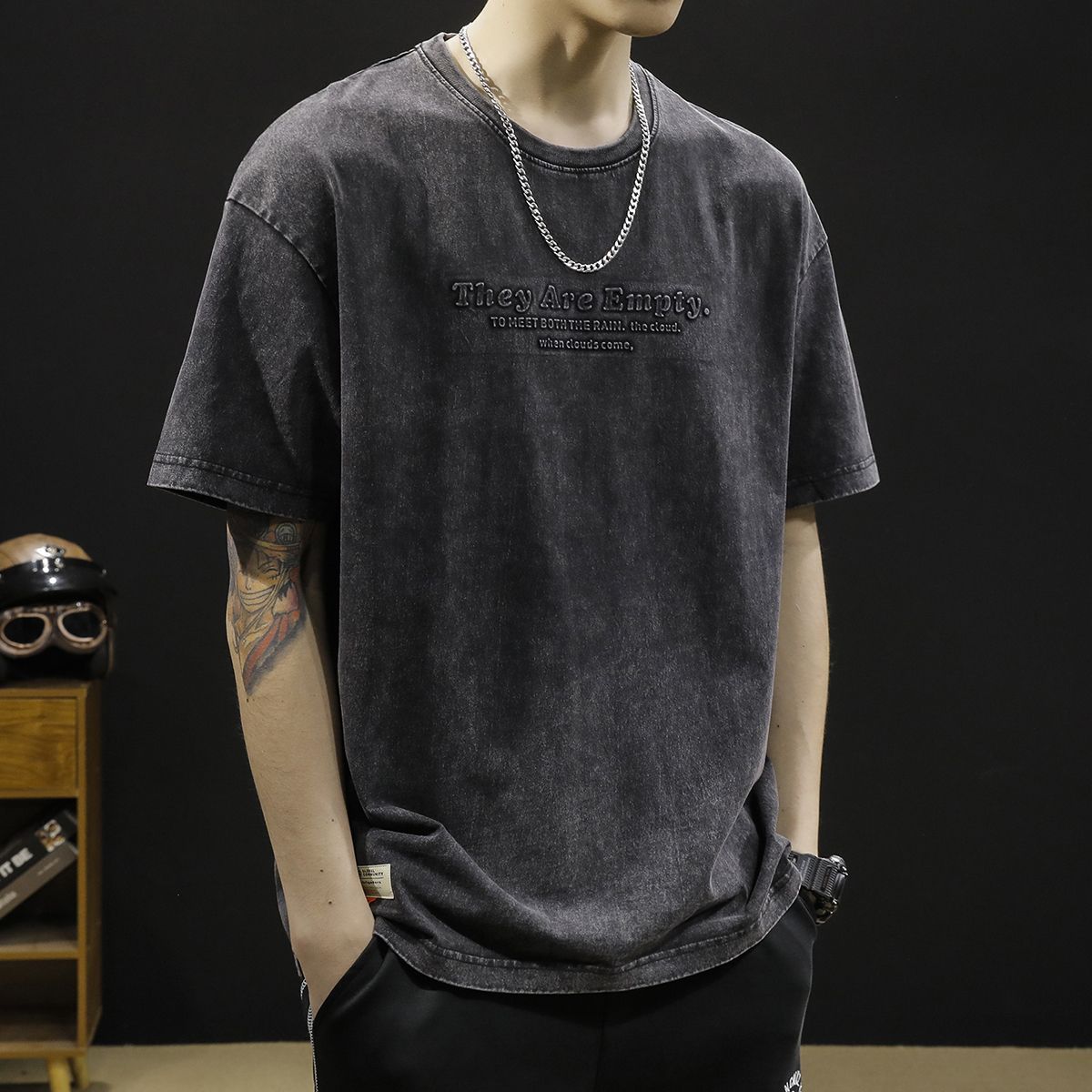 American Retro Men Short-sleeved T-shirt in Summer Old Loose Large-size Korean Pullover XXXL
American Retro Men Short-sleeved T-shirt in Summer Old Loose Large-size Korean Pullover XXXL