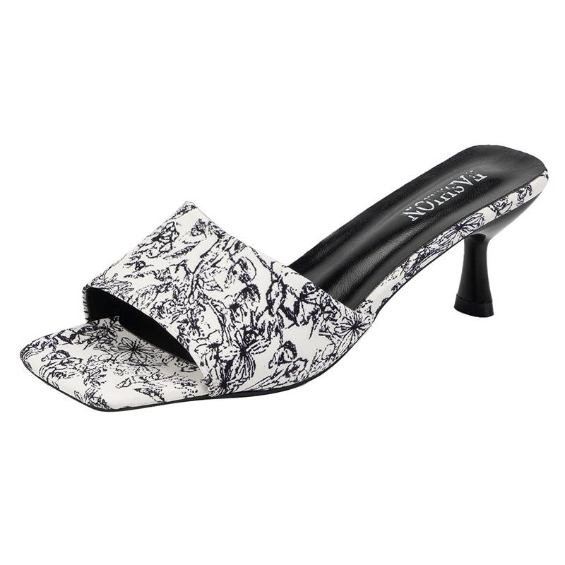 2025 summer new one-word drag women wear Chinese style square head leakage finger fashion women s shoes 35 синій
2025 summer new one-word drag women wear Chinese style square head leakage finger fashion women s shoes 35 синій