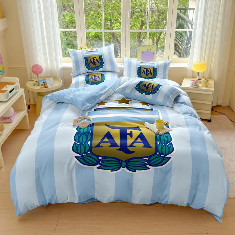 World Cup Style Football Bedding Set - In Stock Duvet cover 150*200cm
World Cup Style Football Bedding Set - In Stock Duvet cover 150*200cm