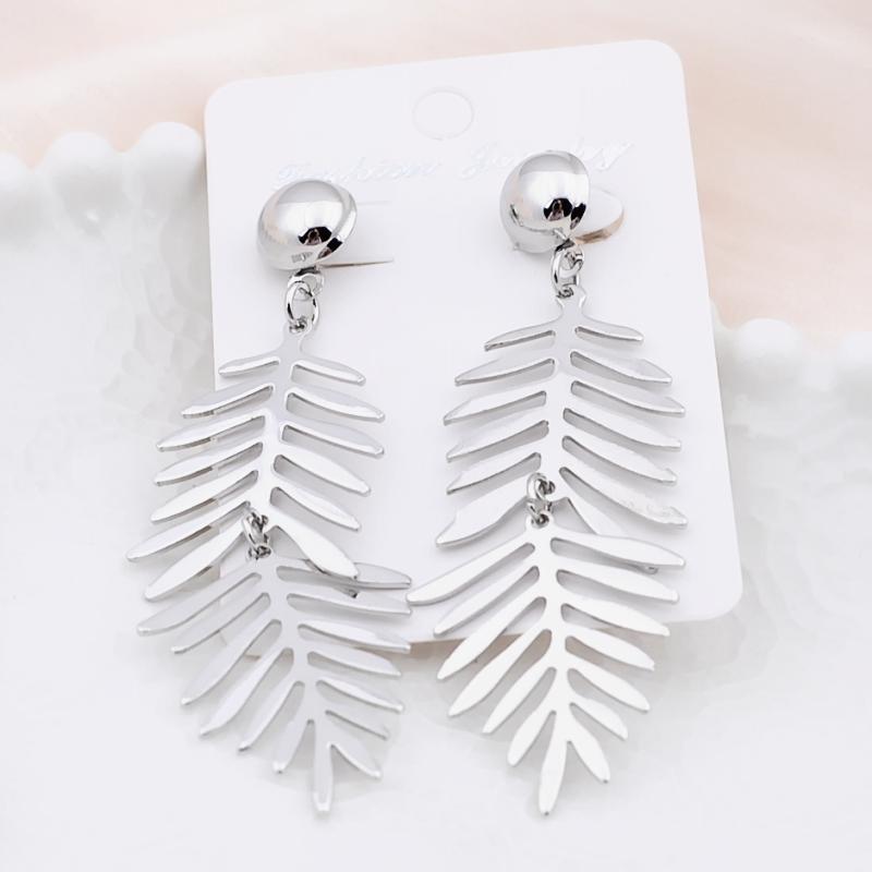 New Long Monstera Women s Hanging Earrings Flexible Leaf Pendants Female Dangle Earrings Exaggerated pendientes mujer 2024
New Long Monstera Women s Hanging Earrings Flexible Leaf Pendants Female Dangle Earrings Exaggerated pendientes mujer 2024