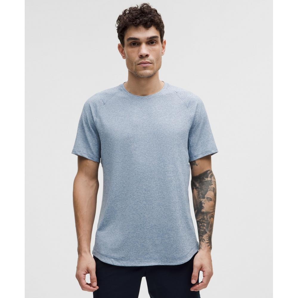 Lululemon Рубашка с коротким рукавом License To Train из меланжевого стираного денима XXXL
Lululemon Рубашка с коротким рукавом License To Train из меланжевого стираного денима XXXL