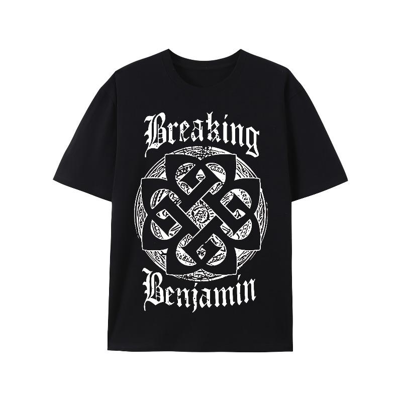 European Size Black Short-Sleeved T-Shirt Featuring a Detailed Celtic Knot Pattern, with Words Breaking And Benjamin in a Decorative Gothic Typeface 4XL чорний
European Size Black Short-Sleeved T-Shirt Featuring a Detailed Celtic Knot Pattern, with Words Breaking And Benjamin in a Decorative Gothic Typeface 4XL чорний