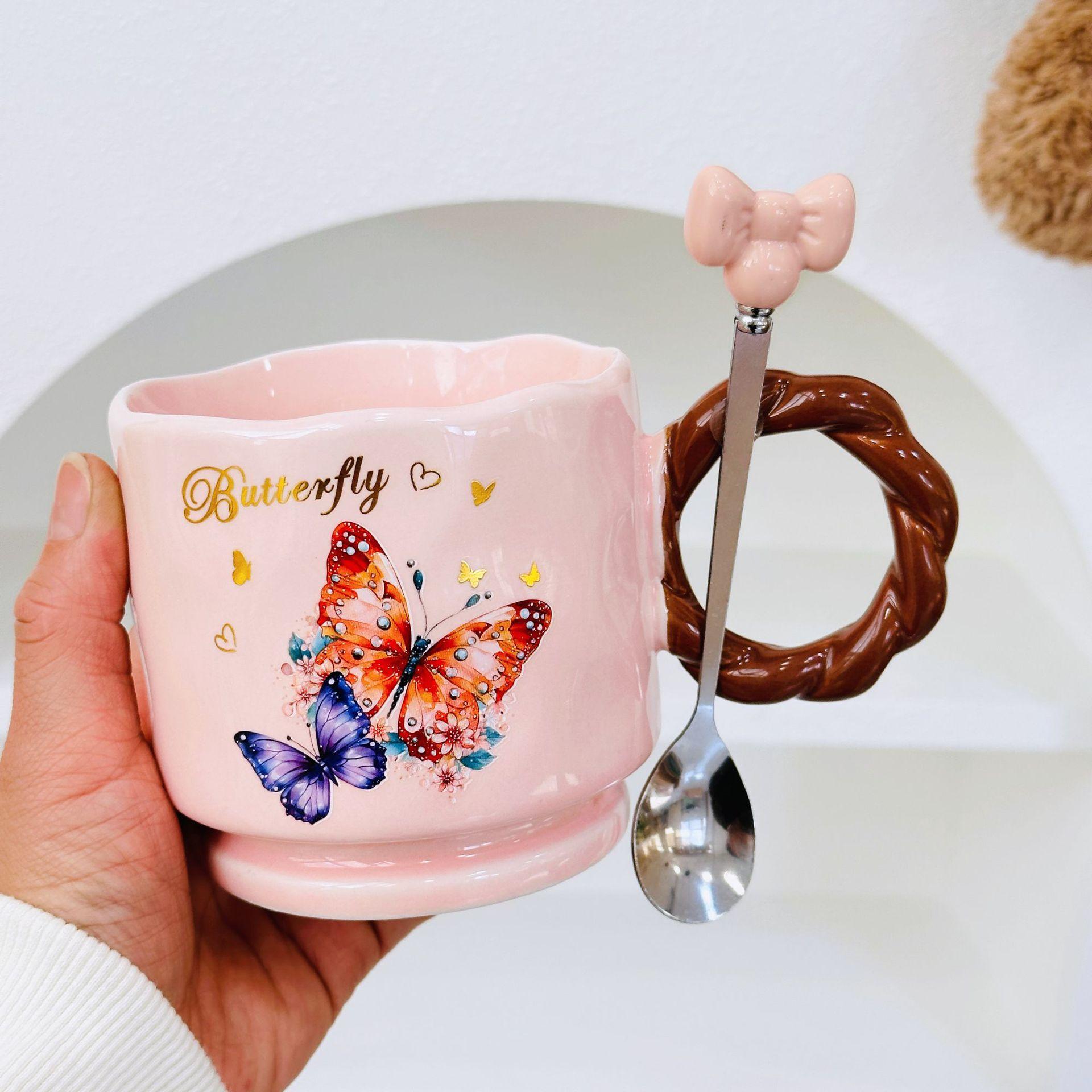 Високоцінна велика місткість чашка для води чашка-метелик ручка одинарна чашка набір маленьких подарунків подарункова коробка кераміка 350ML
Високоцінна велика місткість чашка для води чашка-метелик ручка одинарна чашка набір маленьких подарунків подарункова коробка кераміка 350ML