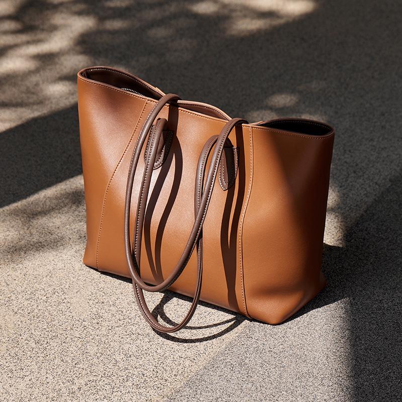 2025 New Fashion Trend Genuine Leather Women s Bag Shoulder Bag Versatile Large Capacity Handbag Tote Bag Long32CM*Wide9CM*High29CM коричневий
2025 New Fashion Trend Genuine Leather Women s Bag Shoulder Bag Versatile Large Capacity Handbag Tote Bag Long32CM*Wide9CM*High29CM коричневий