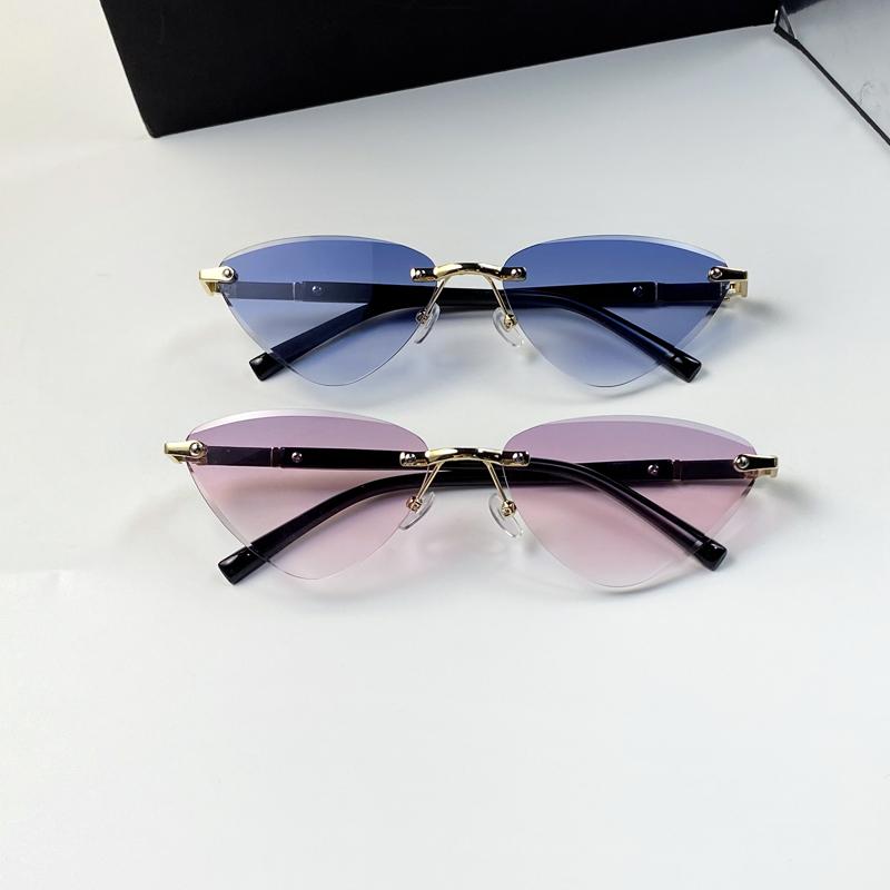 2PCS Triangular Cat Eye Lens Shape Fashion Sunglasses Trend Summer Travel Street Photo Combination Sunglasses
2PCS Triangular Cat Eye Lens Shape Fashion Sunglasses Trend Summer Travel Street Photo Combination Sunglasses