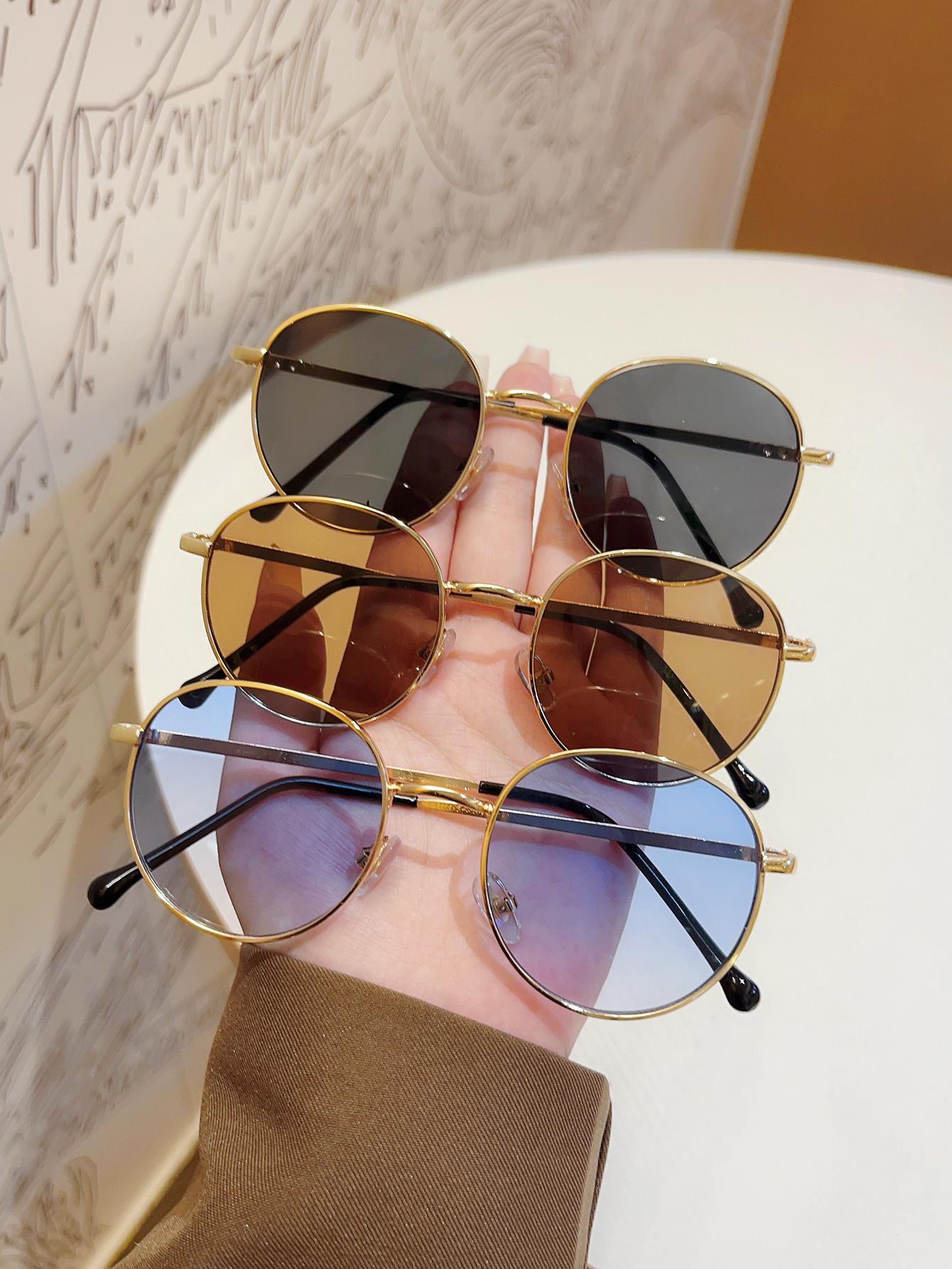 3Pcs Classic Round Frame Style Glasses, Replica of Nostalgic Style, Versatile Street Photography Party Beach Elegant Set Glasses
3Pcs Classic Round Frame Style Glasses, Replica of Nostalgic Style, Versatile Street Photography Party Beach Elegant Set Glasses