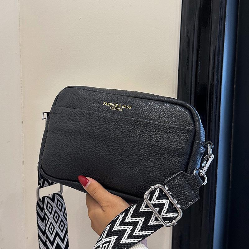 Trendy Genuine Leather Women s Crossbody Bag - Simple, Fashionable Single Shoulder Small Square Design хаки
Trendy Genuine Leather Women s Crossbody Bag - Simple, Fashionable Single Shoulder Small Square Design хаки
