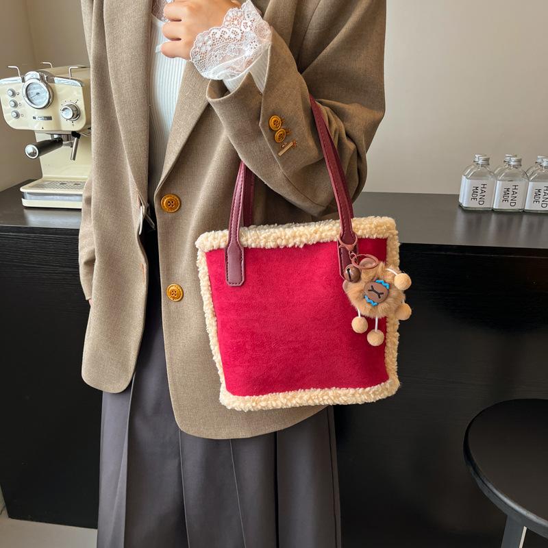 2025 new fashion trend cute retro fashion versatile shoulder plush handbag 22*10*21 коричневий
2025 new fashion trend cute retro fashion versatile shoulder plush handbag 22*10*21 коричневий