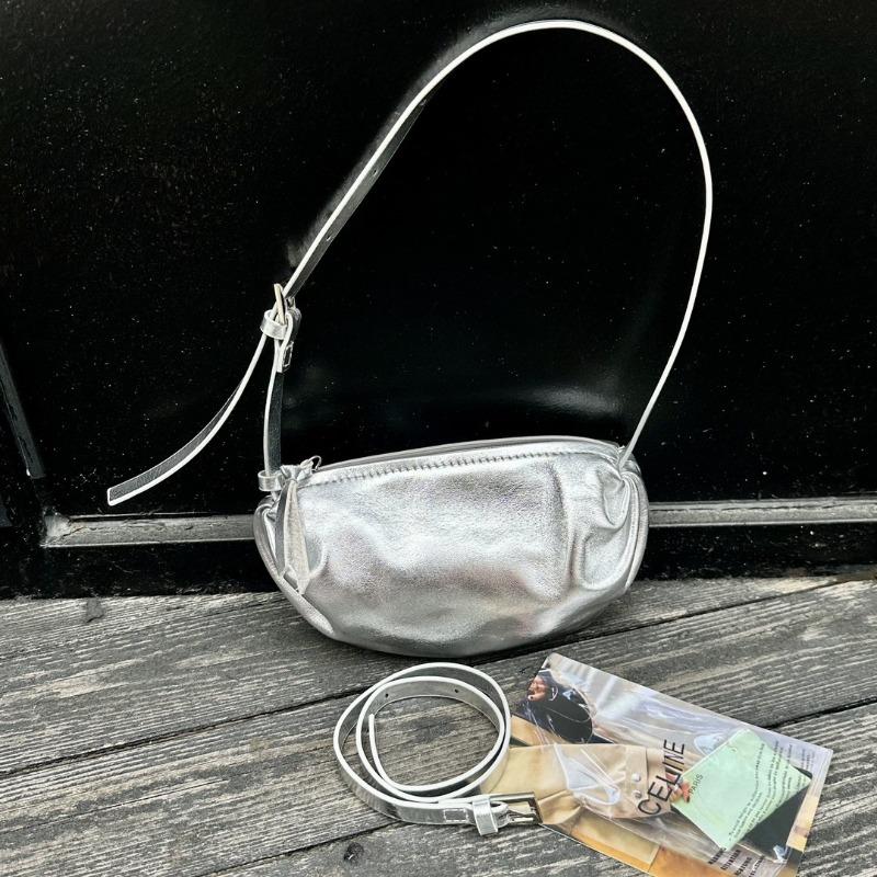 Spring and summer new soft cowhide cloud bag lightweight mini dumpling bag candy bag pleated messenger bag 18*14cm серебряный
Spring and summer new soft cowhide cloud bag lightweight mini dumpling bag candy bag pleated messenger bag 18*14cm серебряный