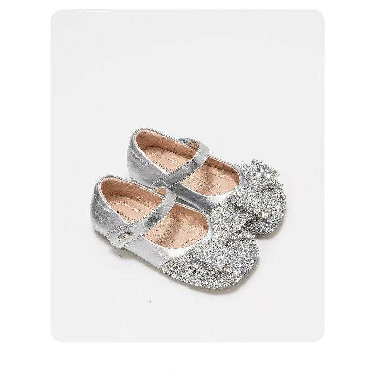 2026Girls single shoes, spring and autumn fashion new casual colorful diamond bow dance shoes for young children, performance shoes, trendy 23-25One Hand3Double серебряный
2026Girls single shoes, spring and autumn fashion new casual colorful diamond bow dance shoes for young children, performance shoes, trendy 23-25One Hand3Double серебряный
