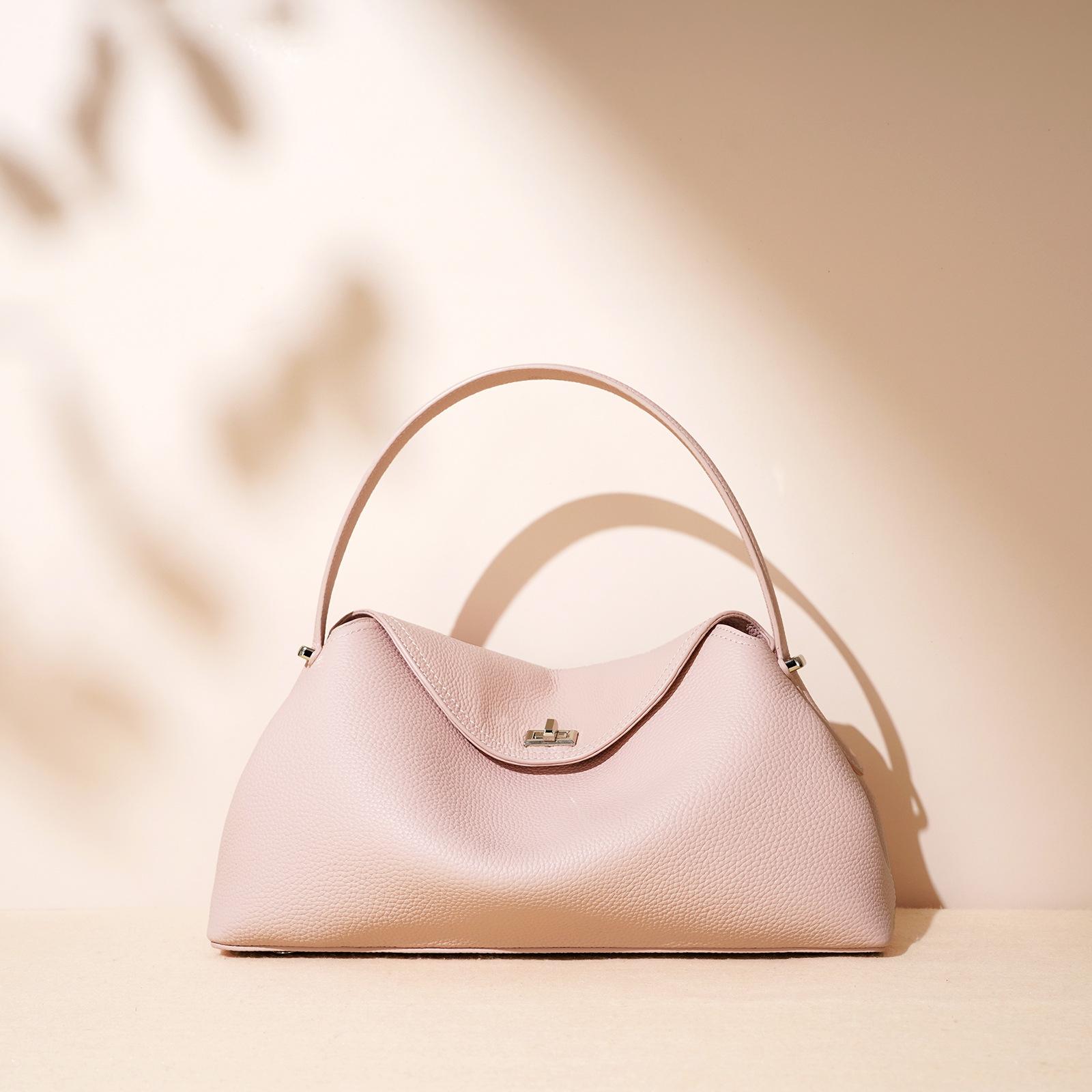 New Shoulder Messenger Bag Handbag Premium Simple Fashion Versatile Bag Cowhide Leather золотисто-коричневый
New Shoulder Messenger Bag Handbag Premium Simple Fashion Versatile Bag Cowhide Leather золотисто-коричневый