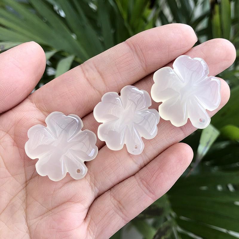 Натуральный агат «Личи» с подвеской в виде четырехлистного клевера из ледяного полупрозрачного халцедона – ожерелье из счастливого нефрита для женщин
Натуральный агат «Личи» с подвеской в виде четырехлистного клевера из ледяного полупрозрачного халцедона – ожерелье из счастливого нефрита для женщин