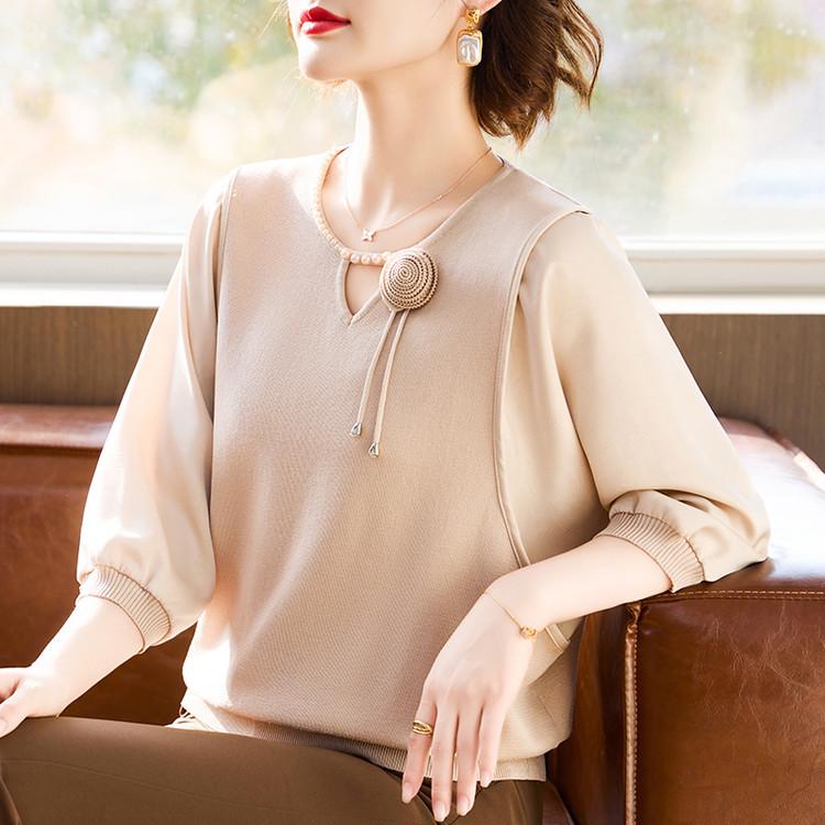 Spring Arrivals: Ice Silk Patchwork Knit Top with Five-Point Sleeves - Casual Korean Style for Moms M
Spring Arrivals: Ice Silk Patchwork Knit Top with Five-Point Sleeves - Casual Korean Style for Moms M