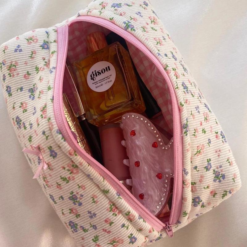 Розовая косметичка с цветочным принтом большой вместимости для путешествий 17.5*12*10cm
Розовая косметичка с цветочным принтом большой вместимости для путешествий 17.5*12*10cm