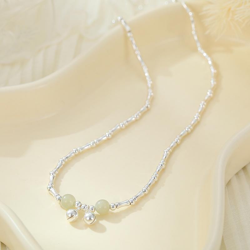 Ожерелье из серебряного бамбукового колокольчика Banyan Tree и нефрита Хотан — элегантная цепочка с бусинами на ключицу для женщин. NS1080; 925 Silver
Ожерелье из серебряного бамбукового колокольчика Banyan Tree и нефрита Хотан — элегантная цепочка с бусинами на ключицу для женщин. NS1080; 925 Silver