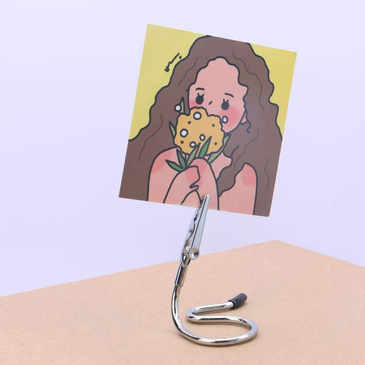 Snake-Shaped Decorative Note & Photo Clip Stand
Snake-Shaped Decorative Note & Photo Clip Stand