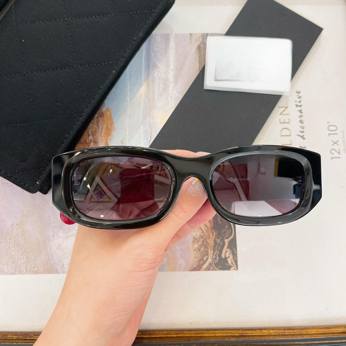 Box Panda Color Matching Logo Plate Очки Солнцезащитные очки Защита от ультрафиолета
Box Panda Color Matching Logo Plate Очки Солнцезащитные очки Защита от ультрафиолета